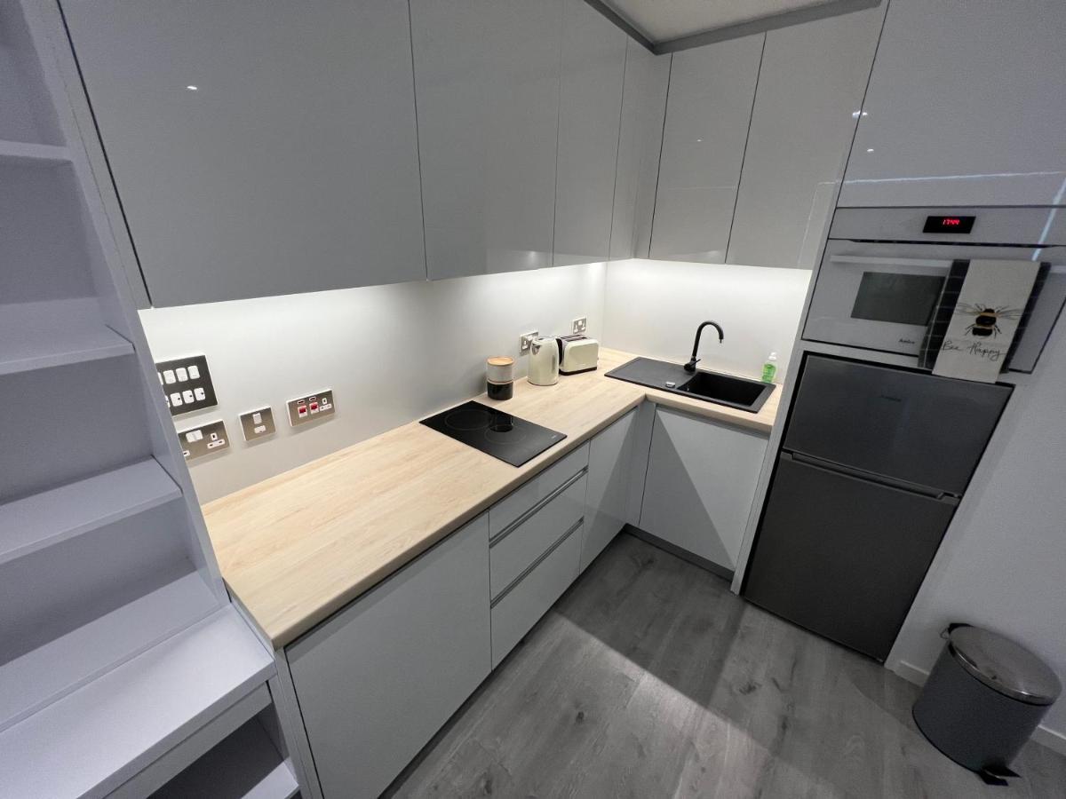 Modern Studio Apartment In Gibraltar - The Hub Exteriör bild